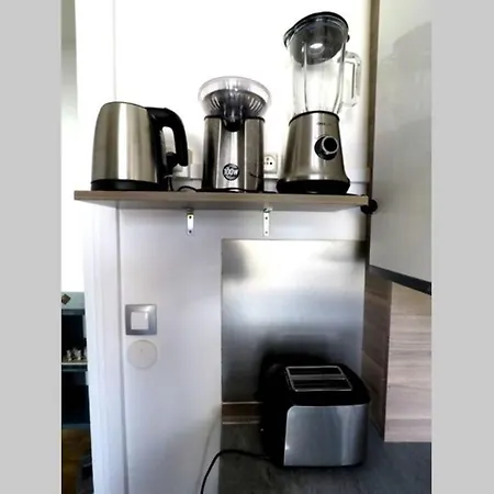 Beautiful Apartment, 70M2 Right In The City Center 아파트 캉
