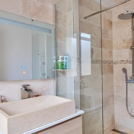 아파트 Beautiful Apartment, 70M2 Right In The City Center 캉