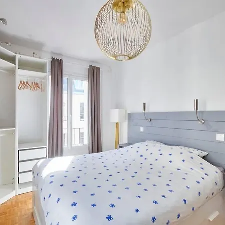 Beautiful Apartment, 70M2 Right In The City Center 아파트 *