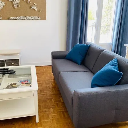 Beautiful Apartment, 70M2 Right In The City Center 아파트
