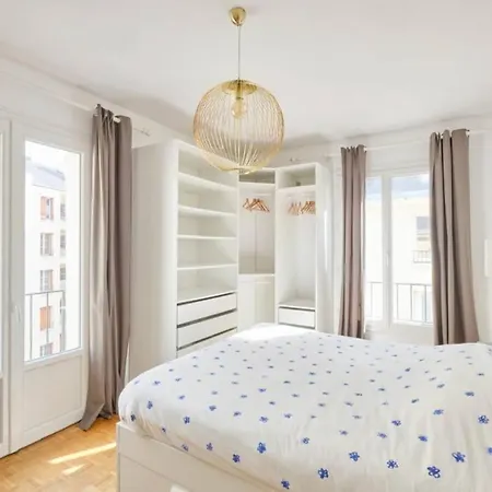 Beautiful Apartment, 70M2 Right In The City Center 아파트 *